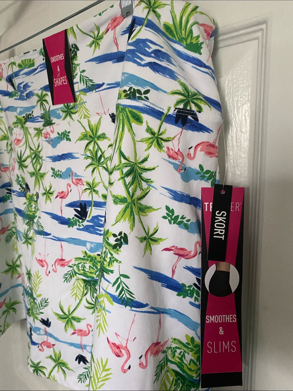 Smoothes & Shapes White Tropical Print Skort